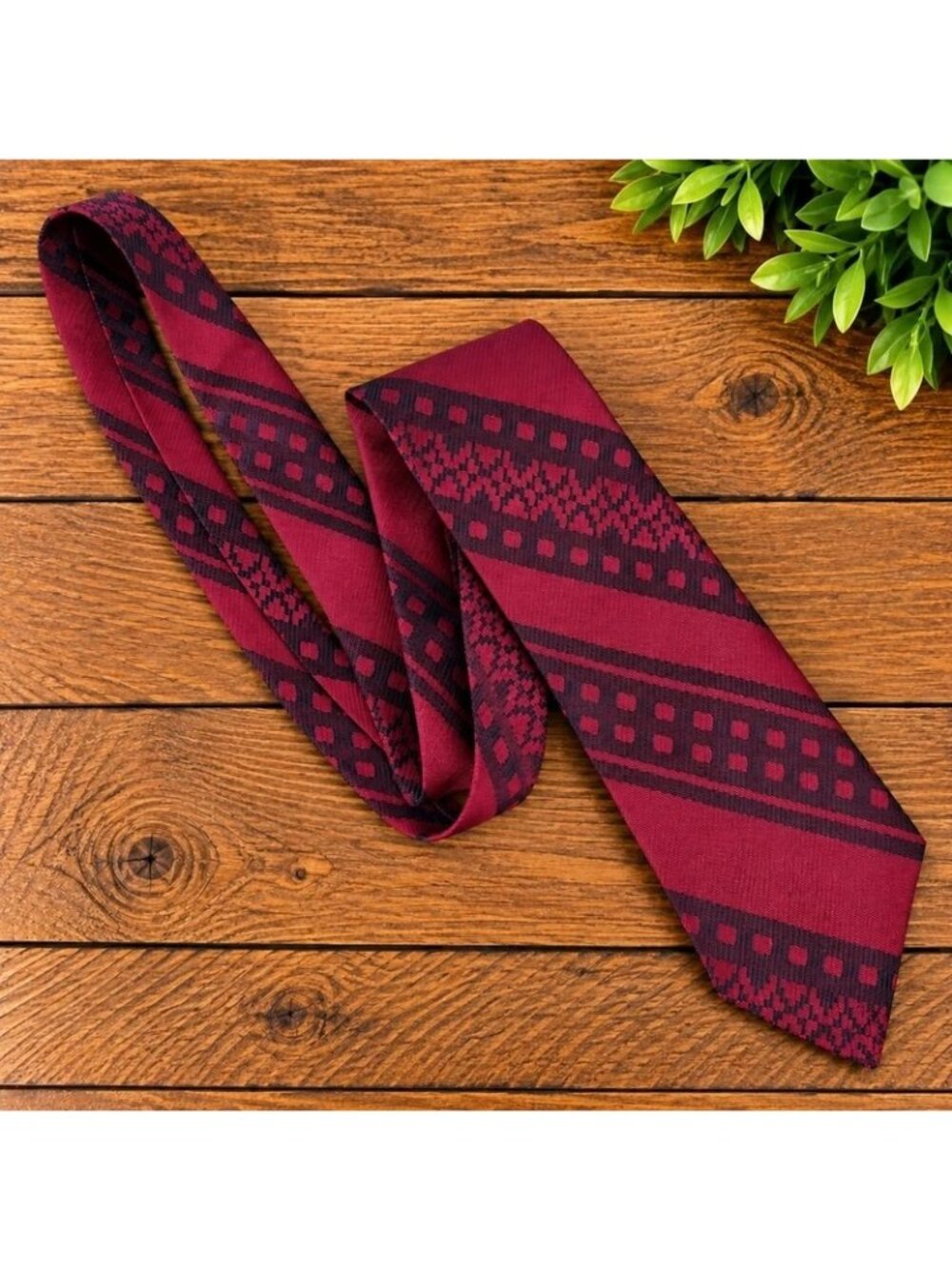 Men’s Burgundy Black Geometric Necktie Vintage Style Patterned Tie
